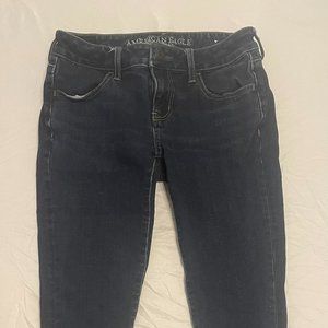 American Eagle - Super Stretch Dark Jeans Sz 4 Short